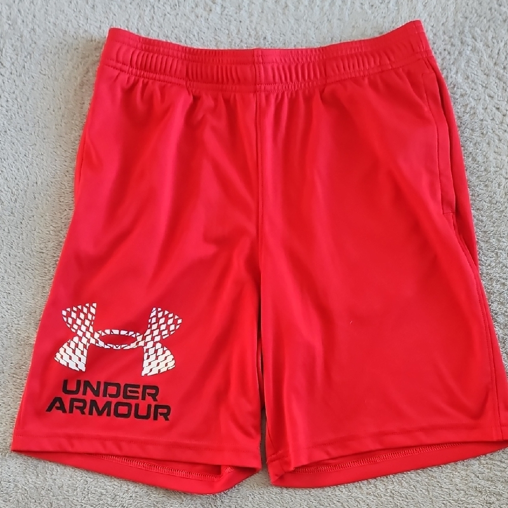 Under Armour Youth Large Red Shorts